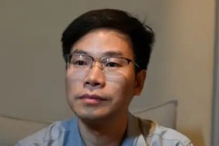 GEN夺冠之路：团队配合铸就决赛胜利，电子竞技巅峰时刻捧起冠军奖杯